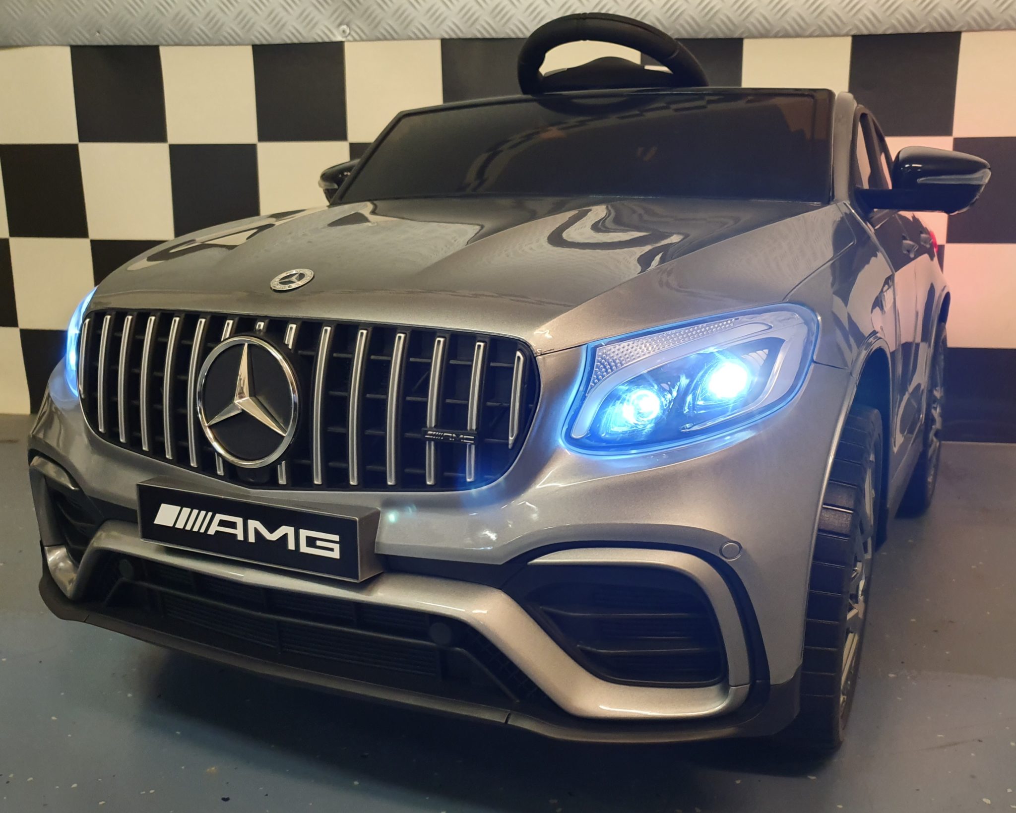 Elektrische-kinderauto-Mercedes-AMG-GLC.jpg
