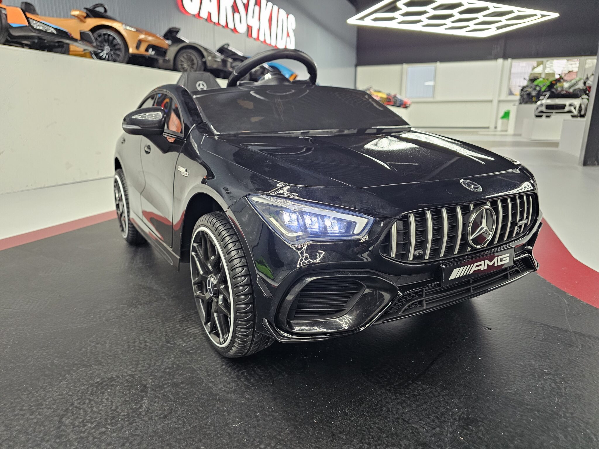 Elektrische-kinderauto-Mercedes-CLA-35-metallic-zwart.jpg