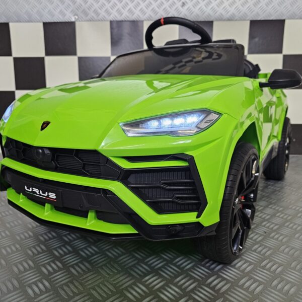 Children's car Lamborghini Urus 12 volt green