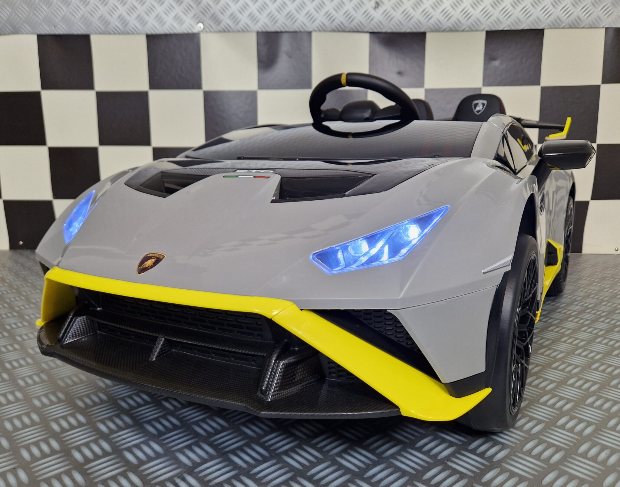 Kinderauto-Lamborghini-huracan-STO-drift-.jpg