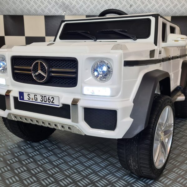 Electric children's car Mercedes Maybach G650 white