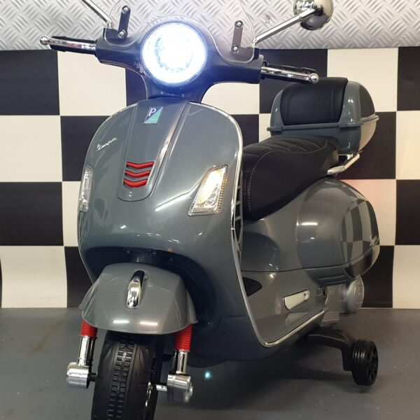 Vespa GTS children's scooter 12 volt grey