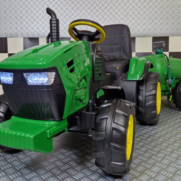Children's tractor with water tank 12 volts